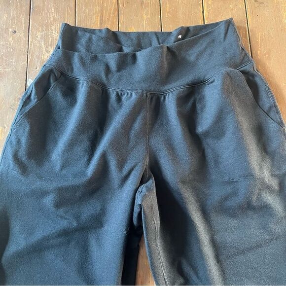 Old Navy Extra High-Waisted CloudComfy Joggers - Picture 5 of 7